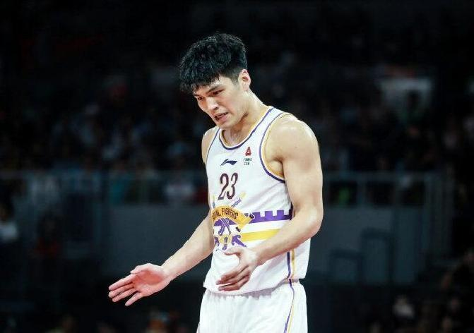 星空体育app-0分1板+正负值最低，状元郎回家不会打球了？球迷：不敢打就下去